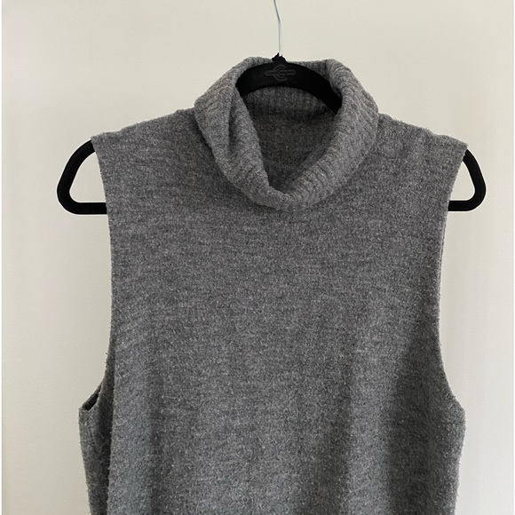 H&M Grey Turtleneck - Picture 3 of 4